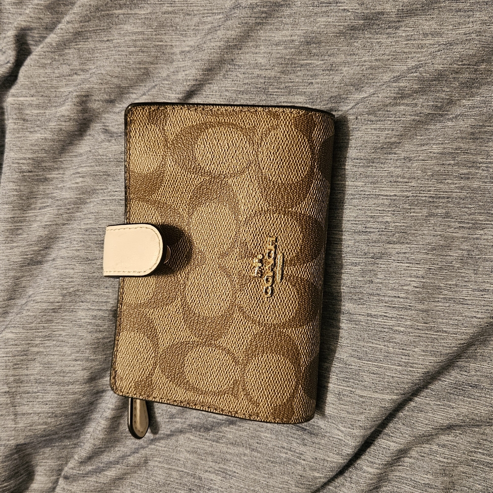 Coach Tan and Cream Signature Wallet